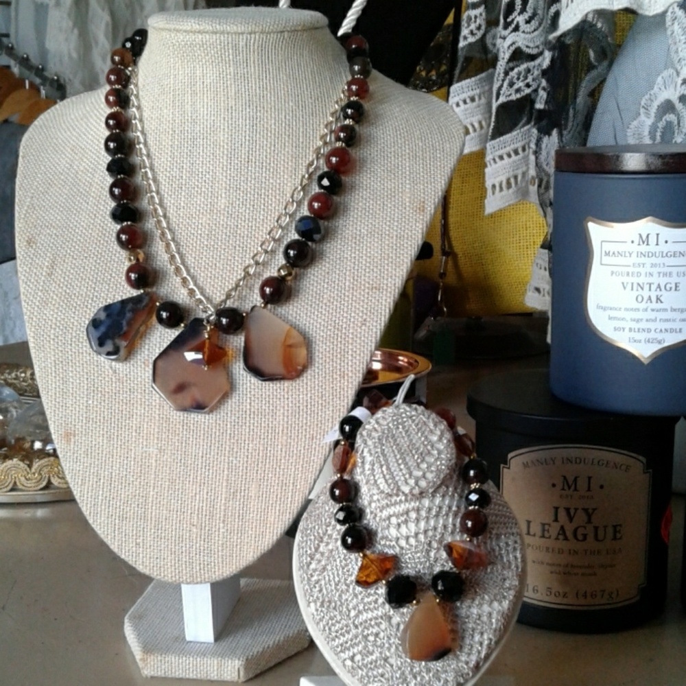 Juego collar tres piesas.